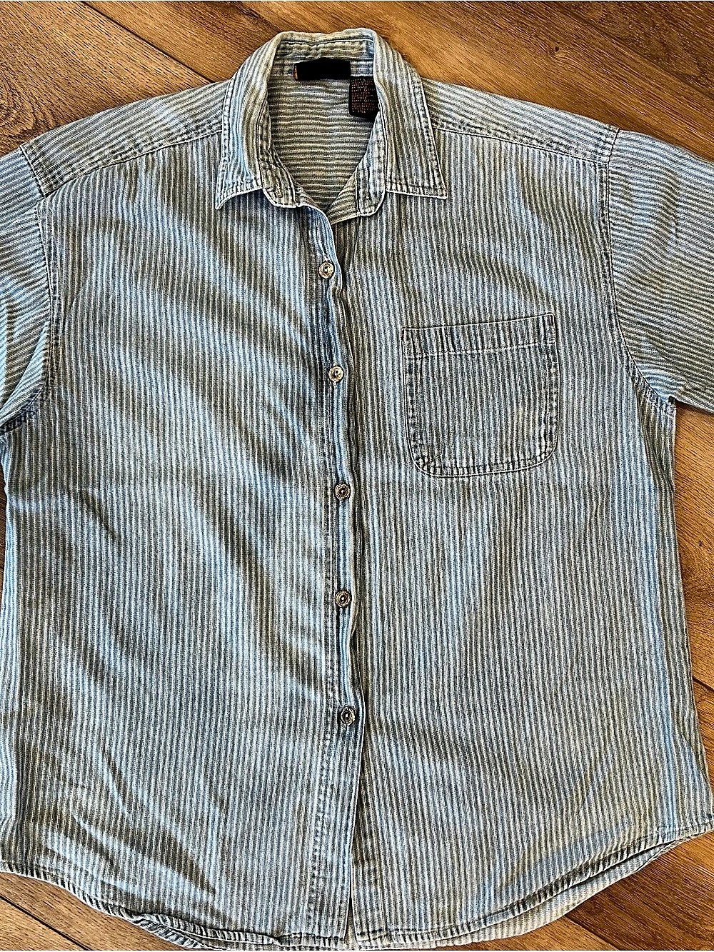 Faded Glory Striped Short Sleeve Shirt in Blue & White